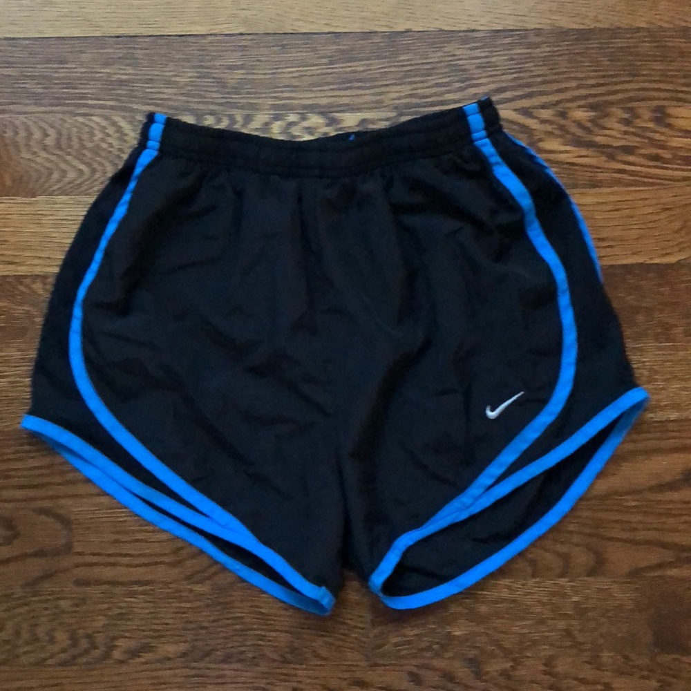 Black nike shorts. Size xs.